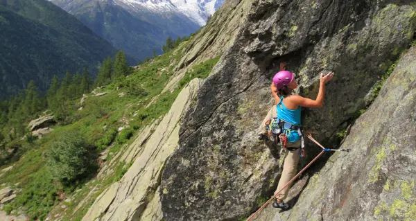 Stage escalade grandes voies dès 11 ans -Cie des guides Chamonix