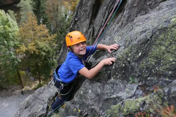 Stages escalade junior- Compagnie des Guides_Chamonix-Mont-Blanc
