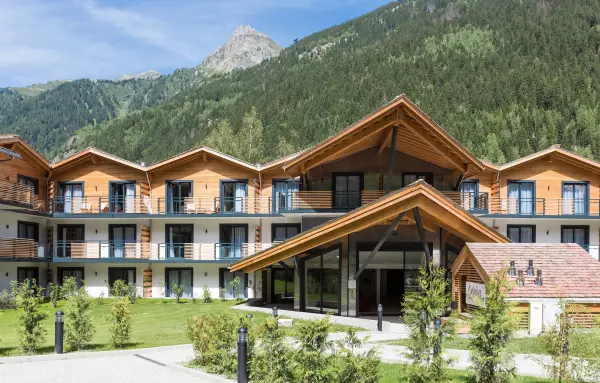 residence odalys isatis chamonix en été