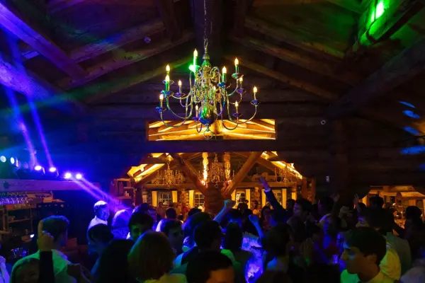 Restaurant La Cabane piste danse