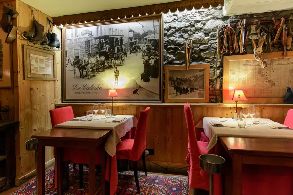 restaurant La Caleche tables