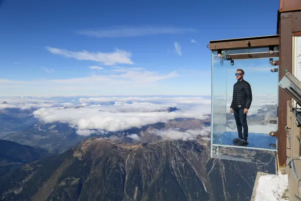 Pas dans le vide
