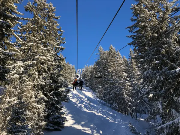 Télésiège en hiver