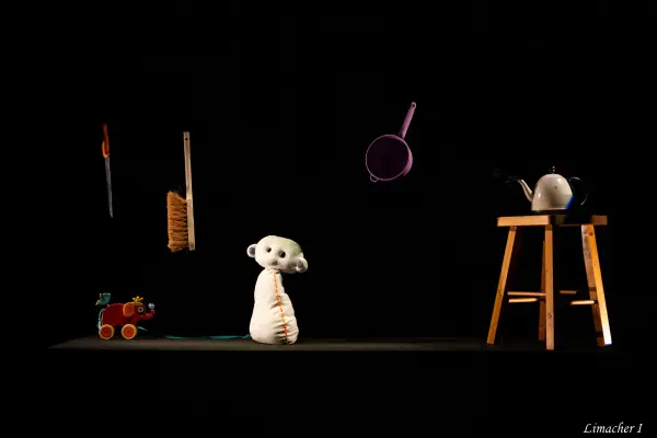 Théâtre de marionnettes - A moi !