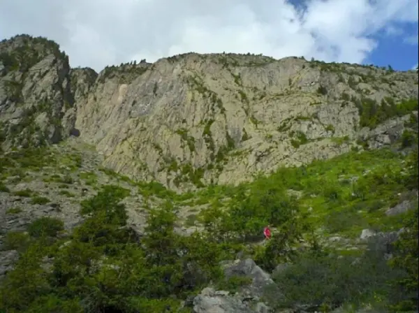 Voie d'escalade du Passet (grande falaise)
