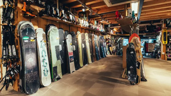 Hiver : Espace Snowboard / fixation