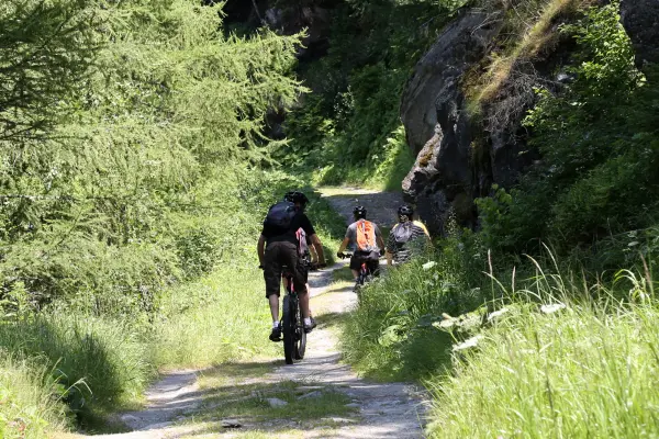 Itinéraire VTT AE - T : E-Bike MB France-Italie depuis Servoz