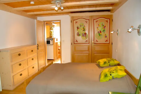 Chambre vue depuis l'entrée