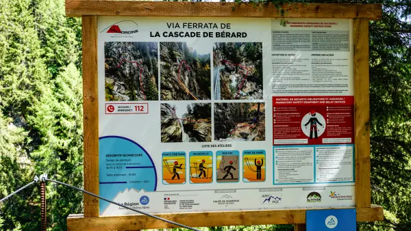 Panneau d'explication Via ferrata