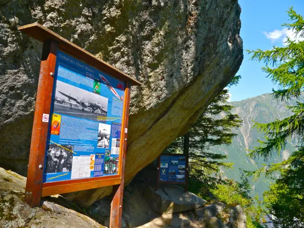 Panneau d'exposition sur le sentier didactique