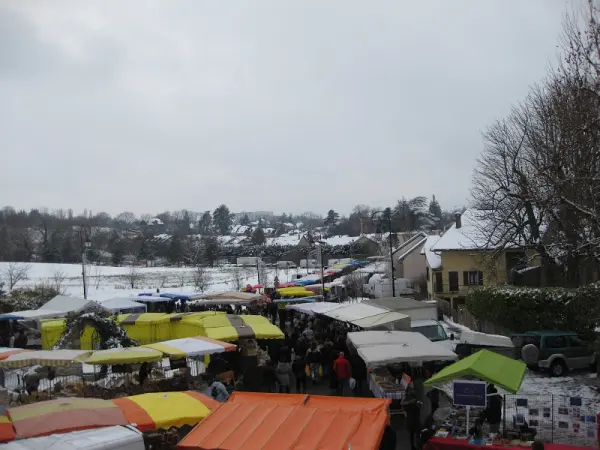 Foire dans les rues de Collonges