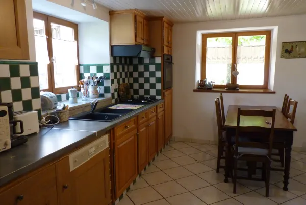 Appartement dans maison - 90m² - 3 chambres - Birraux Mireille