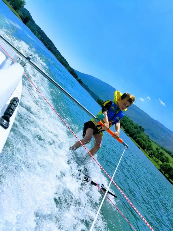 Activités nautiques baby ski