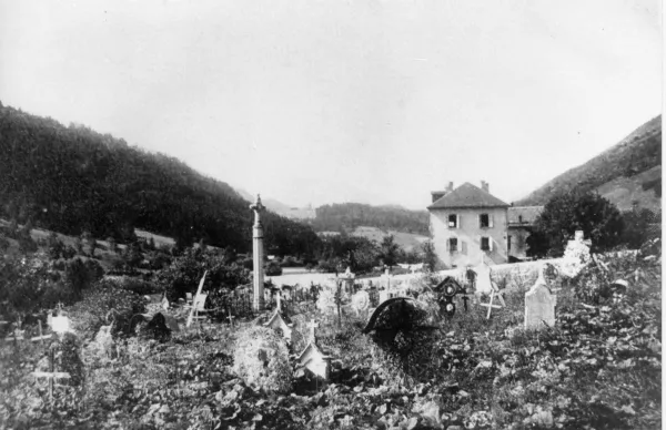 Le cimetière, milieu XXème siècle