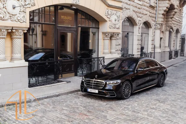 Alps Luxury Driver