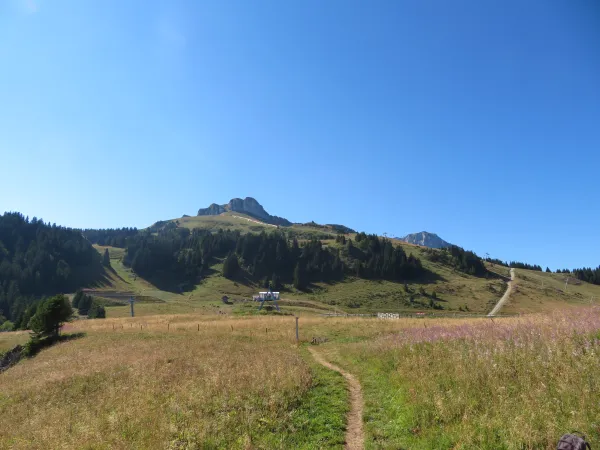 Randonnée sur les hauteurs des Mémises