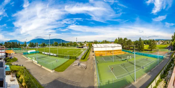 Football Tennis