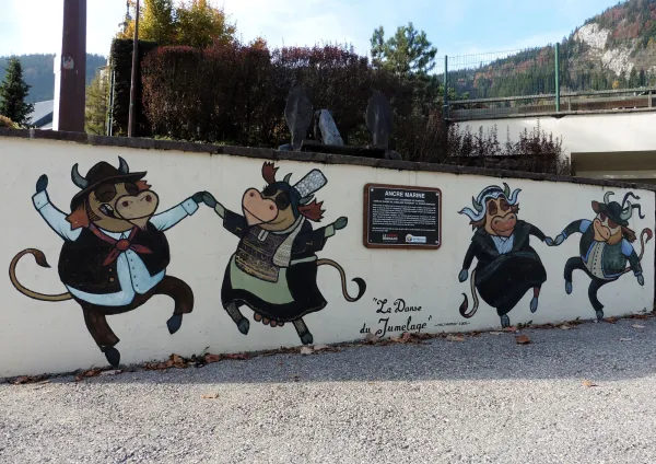 Art vache : fresque "La Danse du jumelage"