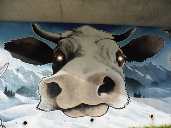 Art vache : fresque "Les Yeux dans les Meuhs"