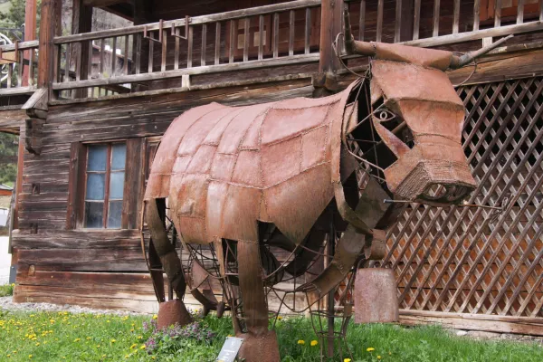 Art vache : sculpture "Margaret, la Reine de Fer"