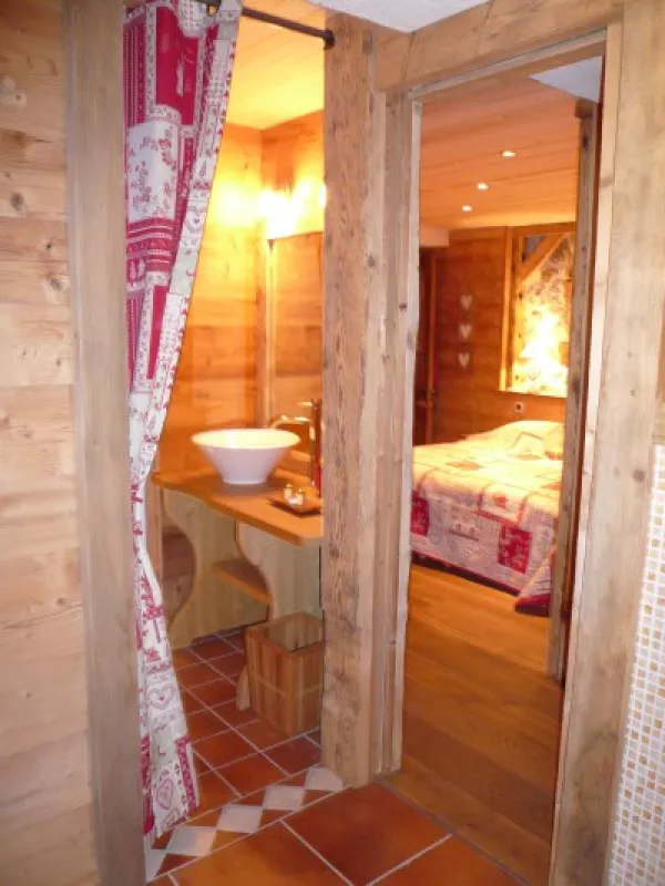 Chambre et salle de bain