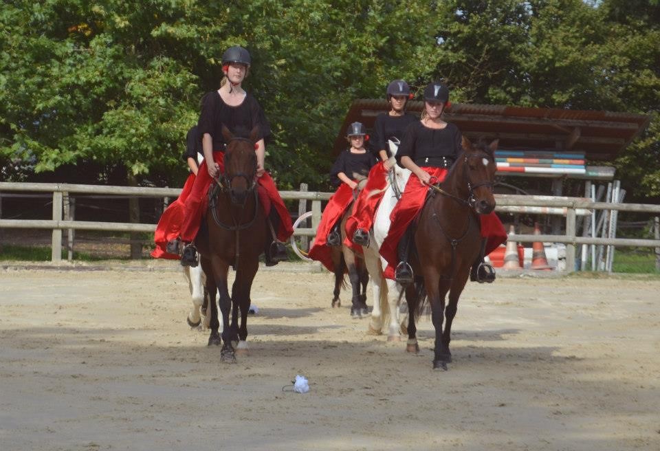 Cours collectif équitation adulte à Bloye