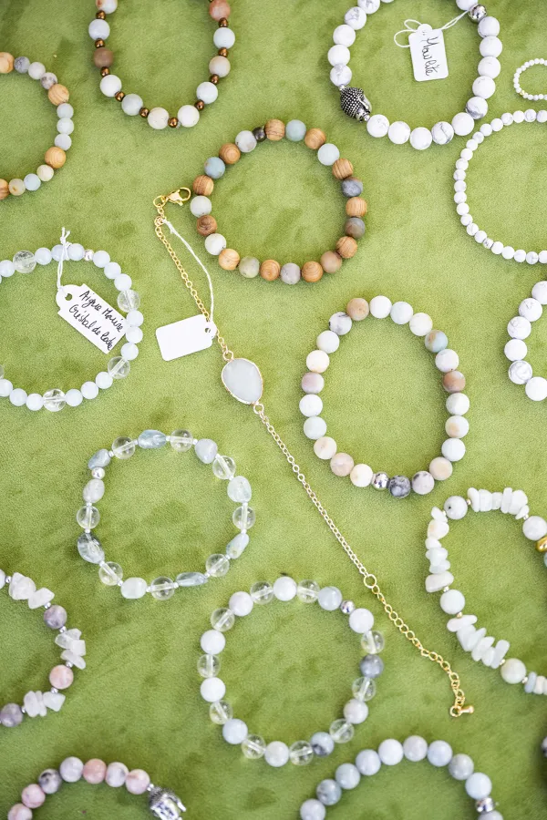 Bon cadeau : atelier création de bracelets en pierres de lithothérapie 1h