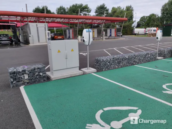 Borne de recharge véhicules électriques - parking Intermarché Lugrin