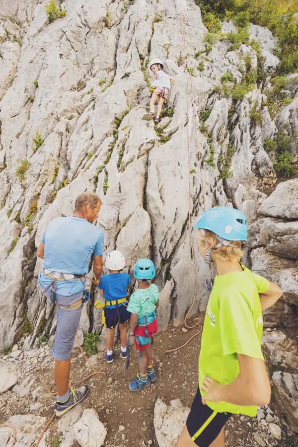 Séance d'escalade au Grand-Bornand pour les 5-7 ans
