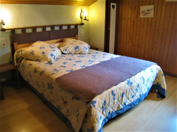 Chambre avec lit double/Bedroom with a double bed-Bris'orage-Le Grand-Bornand