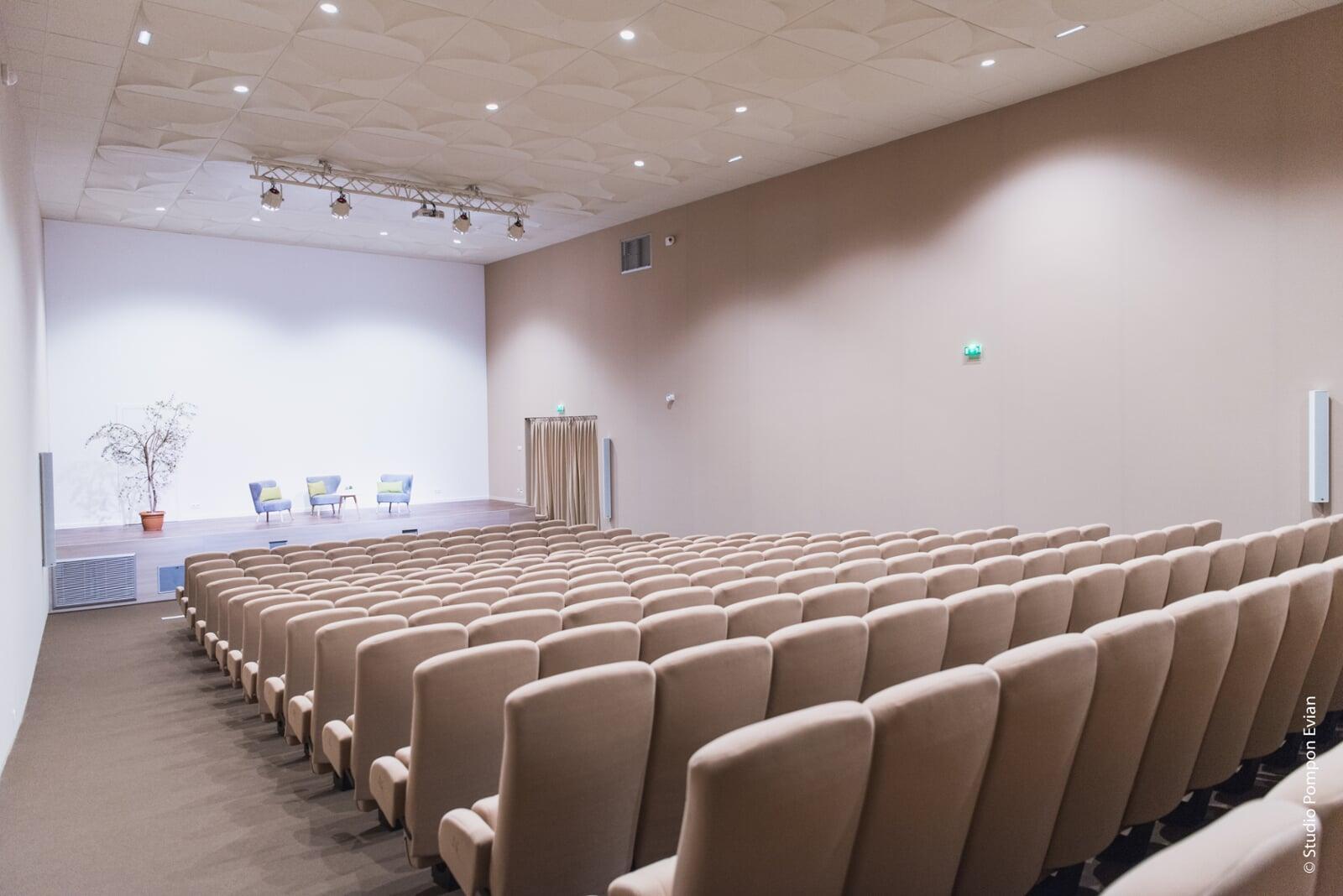 La salle de spectacle du centre de l'étoile