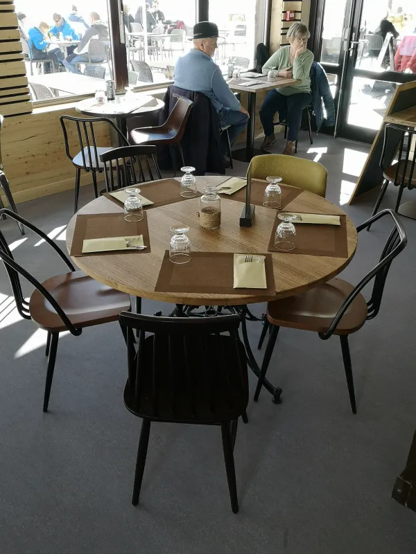 Salle de restaurant intérieur