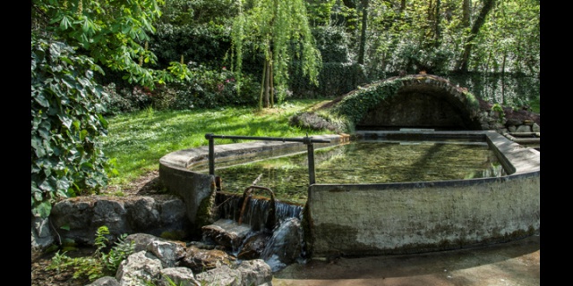 Fontaine Jules César à Étrembières