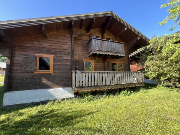 Chalet vue extérieur printemps