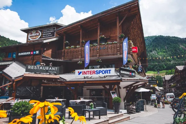 Intersport Morzine - Rue du Bourg