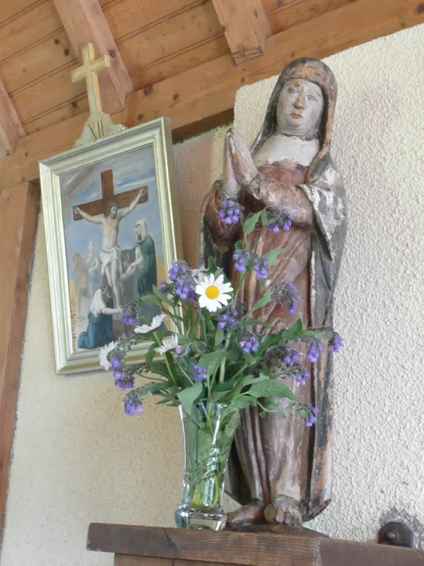 Une statuette….