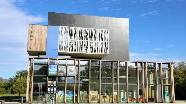 Cinéma " Les Lumières de la ville"