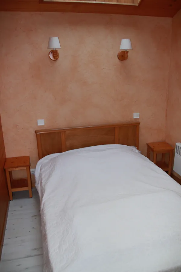 Chambre avec lit double/Bedroom with a double bed-Cornillon A-Le Grand-Bornand