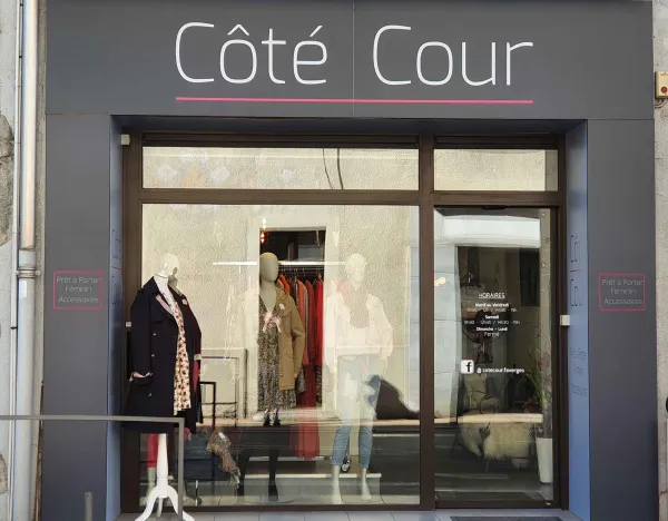 Côté Cour