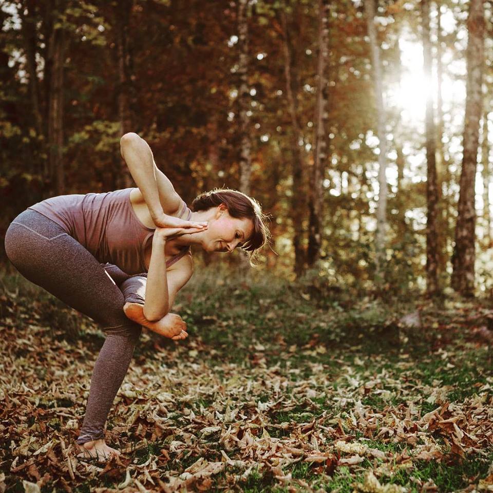 Cours de Yoga avec Julia Barnes à Châtillon-sur-Cluses