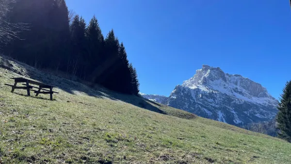 table de pique au coeur de l'alpage