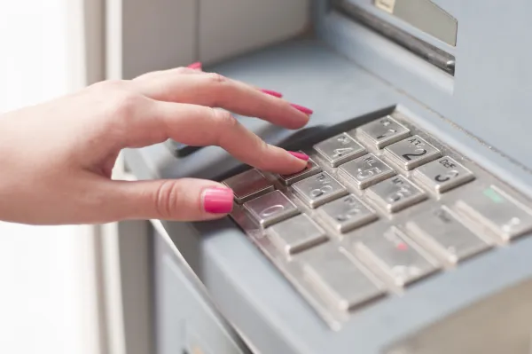 DAB - Distributeurs Automatiques de Billets de la banque LCL