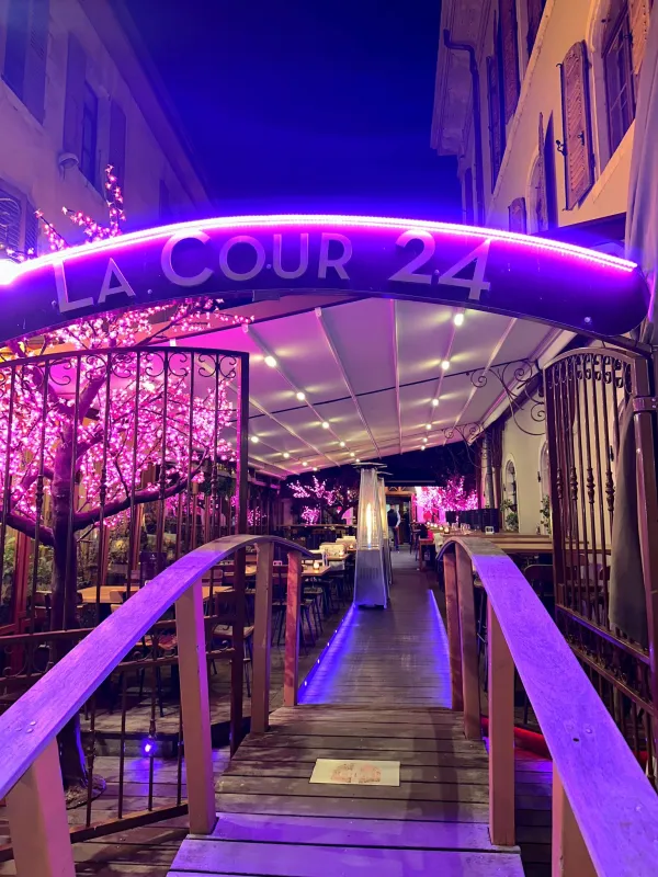 La Cour 24 