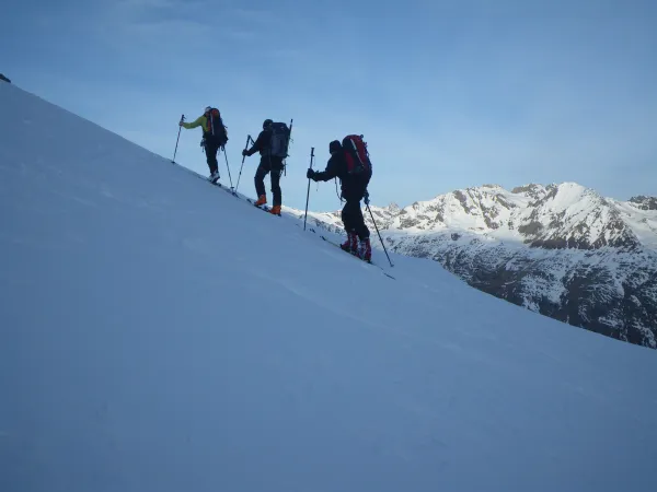 Ski de randonnée et ski hors pistes : sorties tous niveaux en solo, en famille ou entre amis