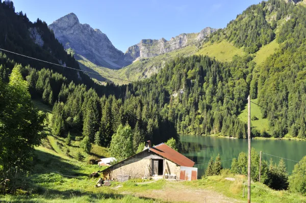 Découverte du site du Lac des Plagnes Géoparc Unesco et montée au refuge des Tindérêts