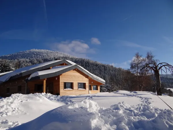 Vue extérieure du bâtiment du Foyer des Moises hiver