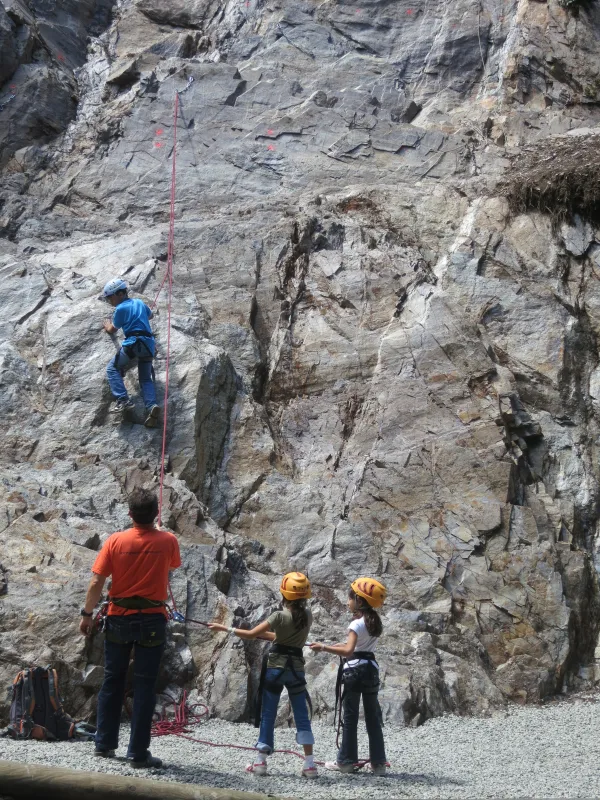 Escalade en cours collectif spécial tout-petits - 5 à 8 ans
