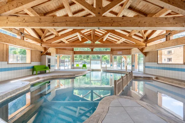 Piscine intérieure