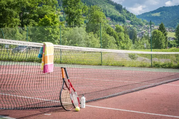 Terrain de tennis
