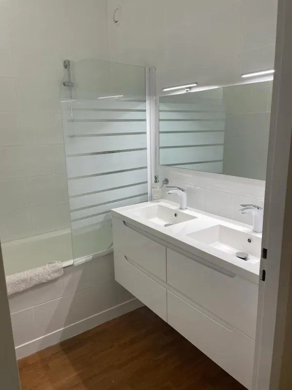 Meuble double vasque + baignoire